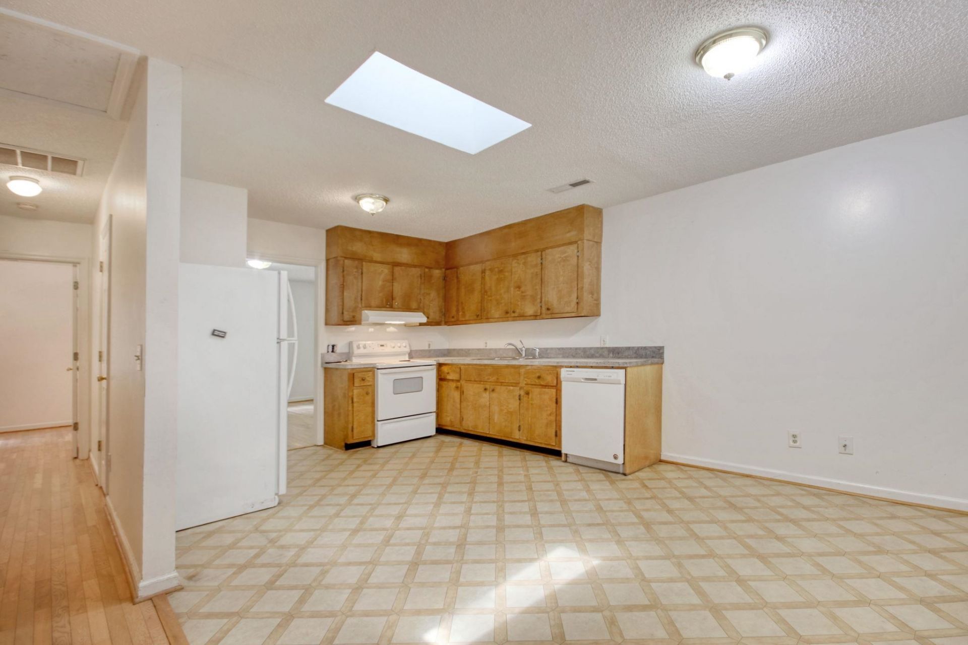 1028 Duke St.  Photo 8