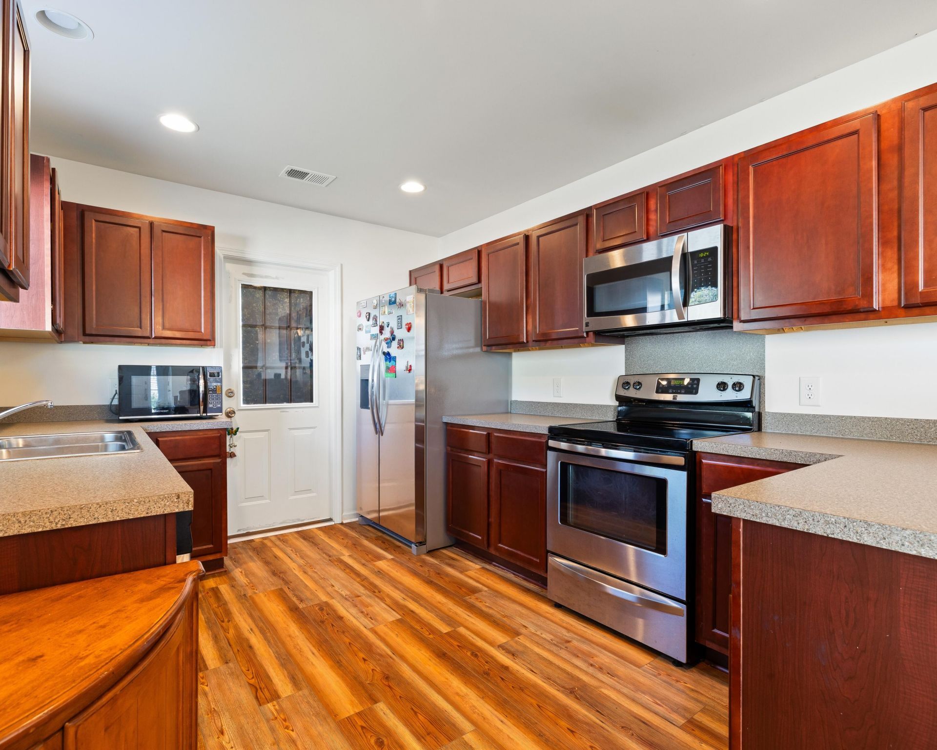 184 Brittondale Road Photo 9