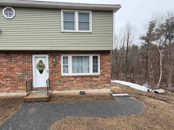 16 Boulder Drive, Unit B, Hudson, NH 03051