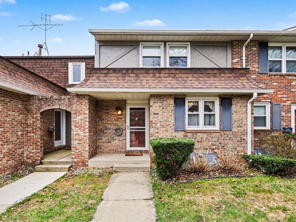 2535 Dover Lane, Unit 31, St. Joseph, MI 49085