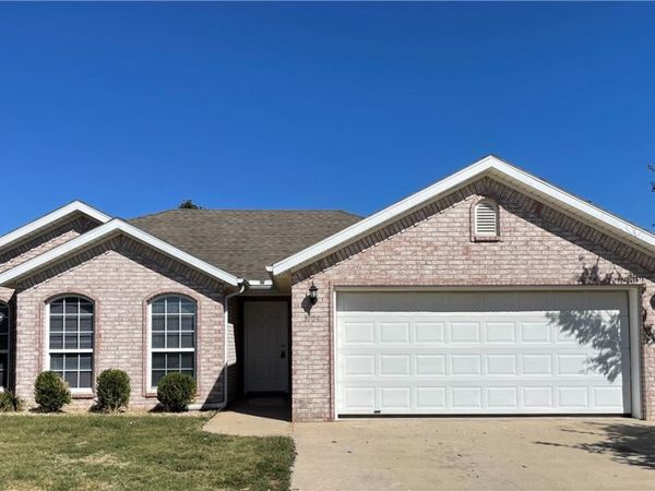 3704 SW Moline Avenue, Bentonville, AR 72712
