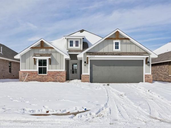 12429 Dolche Vita Drive, Yukon, OK 73099