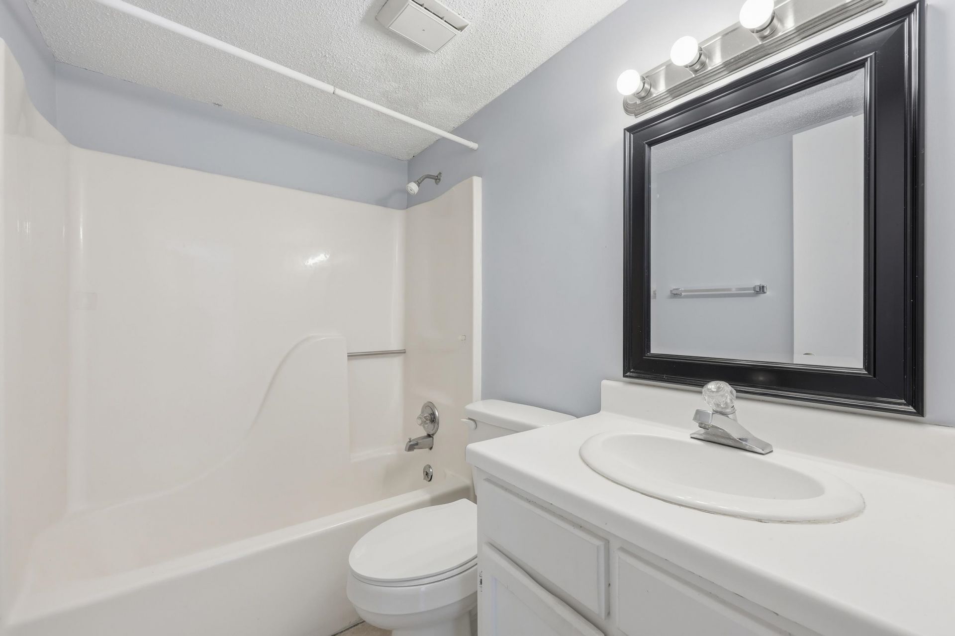 1500 Cenith Dr. Photo 20