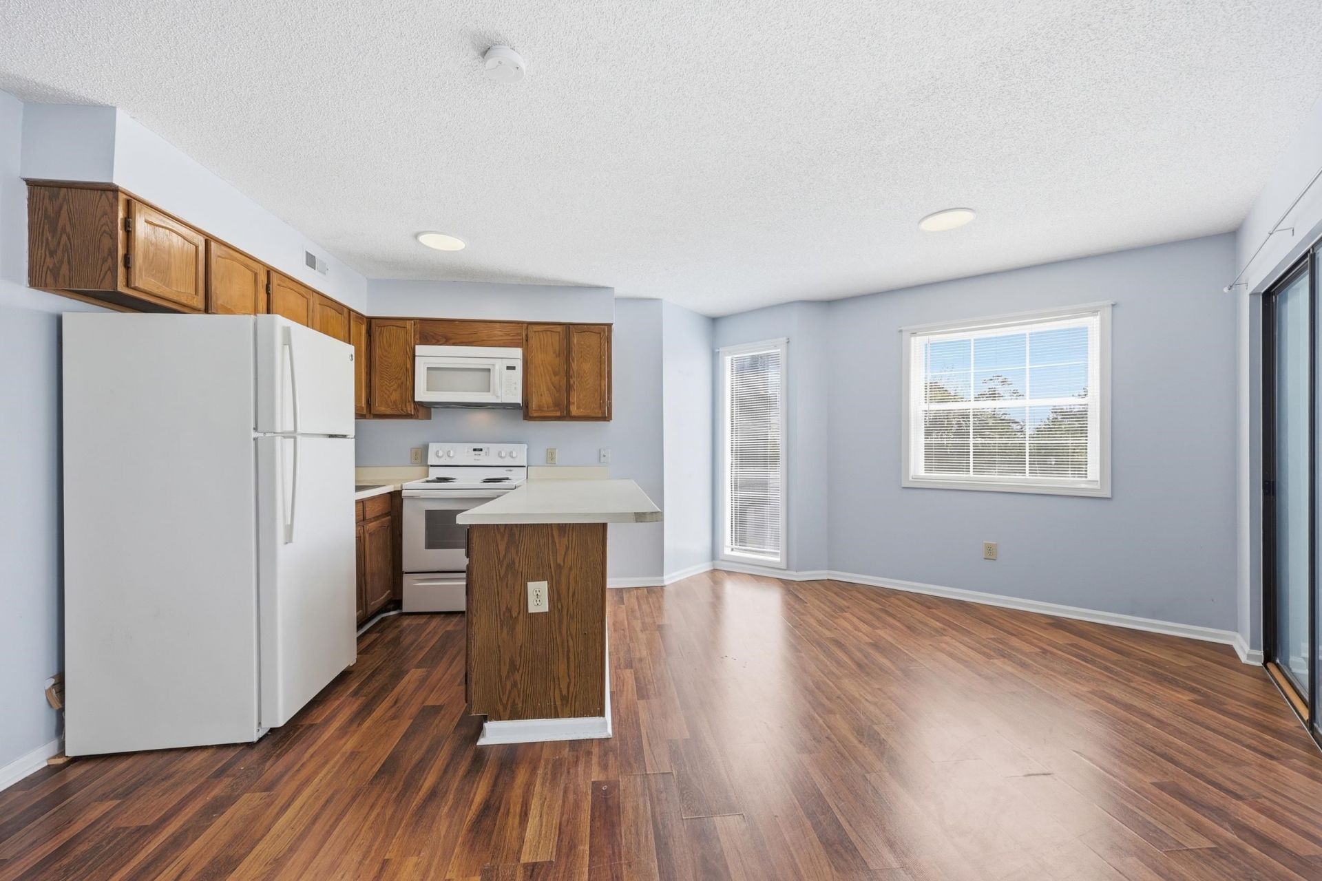 1500 Cenith Dr. Photo 8