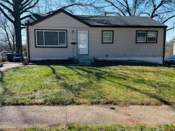 936 Highmont , St Louis, MO 63135