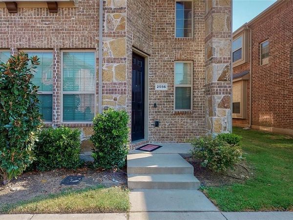2556 Sarah Lane , Lewisville, TX 75056