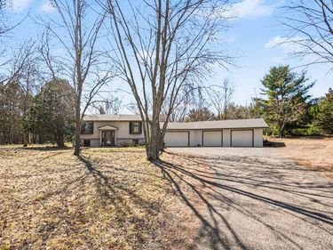 4350 218th Avenue NW, Oak Grove, MN 55303