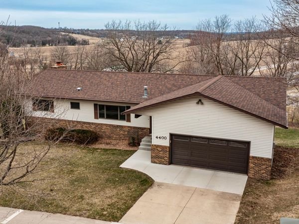 4400 Manor View Drive NW, Rochester, MN 55901