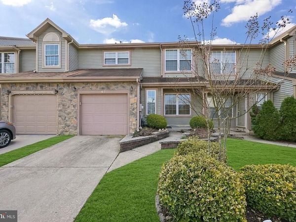 47 KNIGHTON LANE, MOUNT LAUREL, NJ 08054