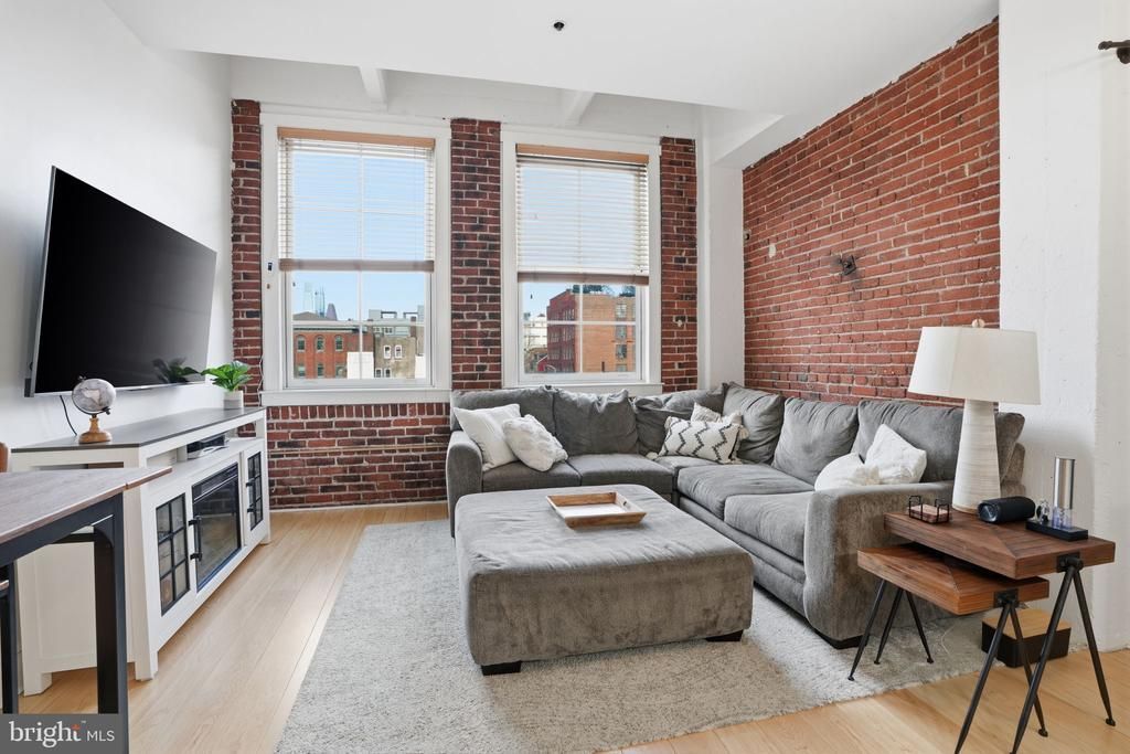 315 New Street, Unit 317, Philadelphia, PA 19106 Main Photo