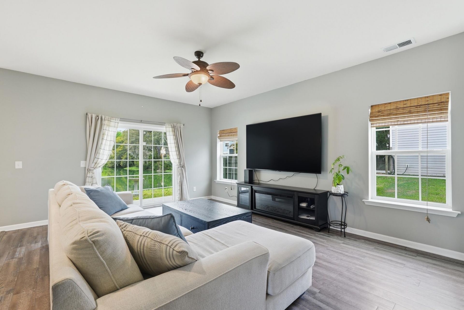 134 Mission Way Photo 6