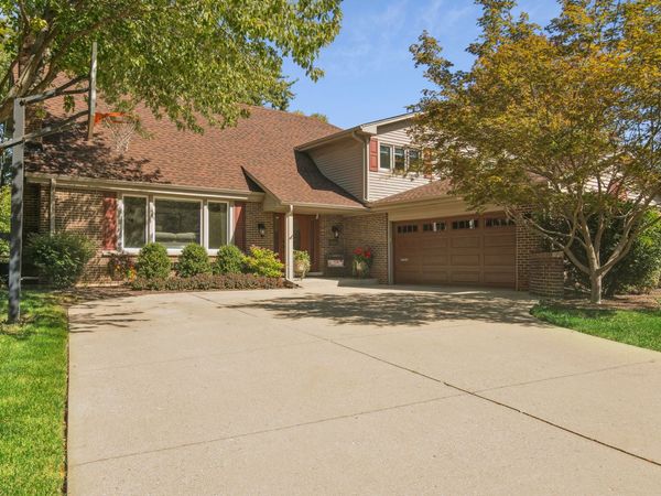 1102 E Waverly Drive, Arlington Heights, IL 60004