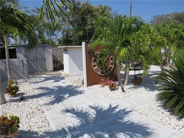 717 95th AVE N, Unit #3, NAPLES, FL 34108