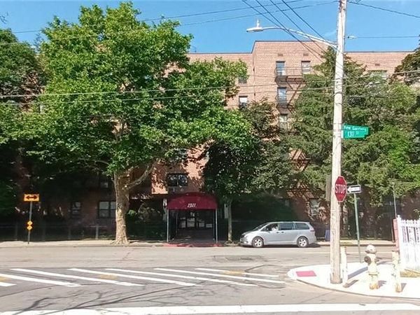 Kew Gardens Rd RD , Unit 6N, Richmond Hill North, NY 11418