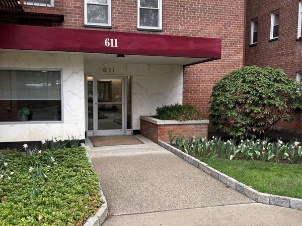 611 Palmer Road, Unit 20, Yonkers, NY 10701