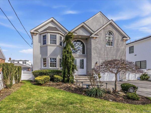 263 James Street , Franklin Square, NY 11010