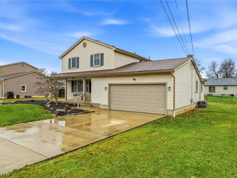 4562 Sheffield Drive , Austintown, OH 44515 Photo 3