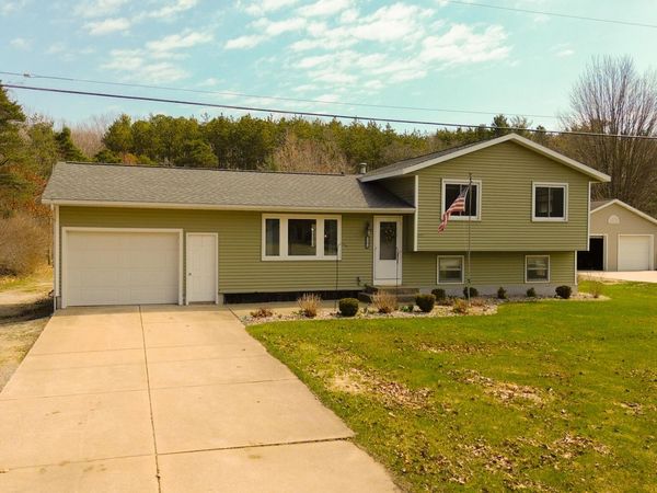 12594 144th Avenue, Grand Haven, MI 49417
