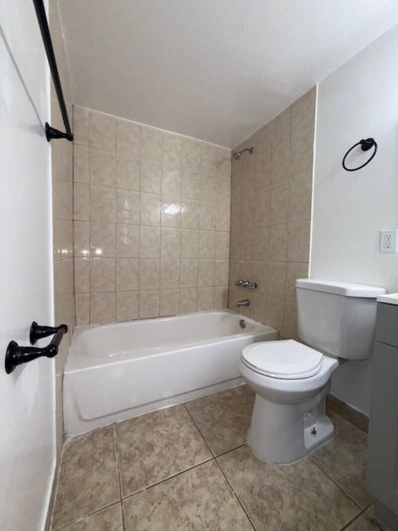 889 Riverside Drive, Unit 218, Fort Lauderdale, FL 33312 Photo