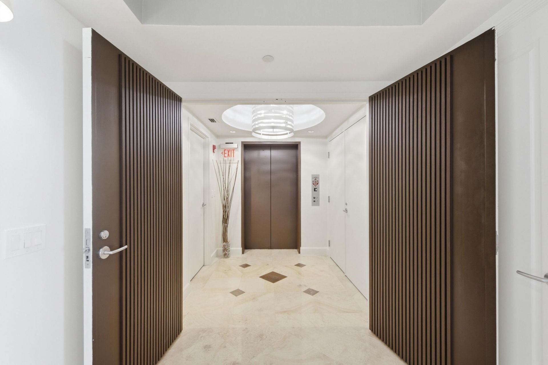 2845 NE 9th Street, Unit 906, Fort Lauderdale, FL 33304 Photo