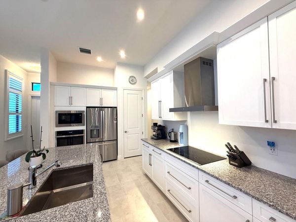 187 SE Via Sangro, Port St. Lucie, FL 34952
