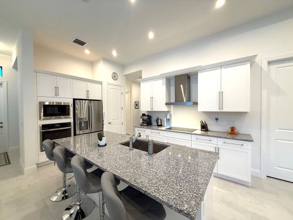 187 SE Via Sangro, Port St. Lucie, FL 34952