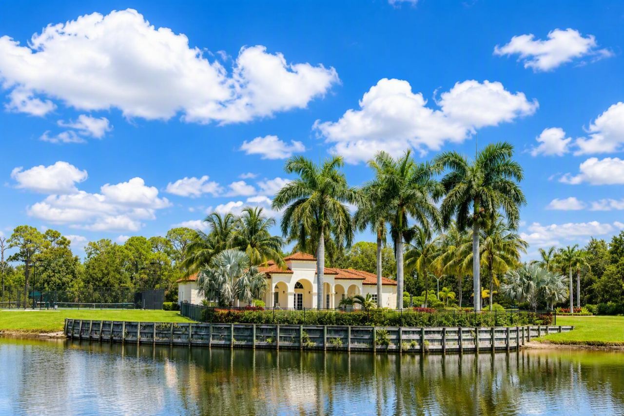 187 SE Via Sangro, Port Saint Lucie, FL 34952 Photo