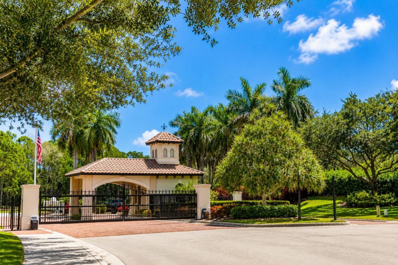 187 SE Via Sangro, Port Saint Lucie, FL 34952 Photo