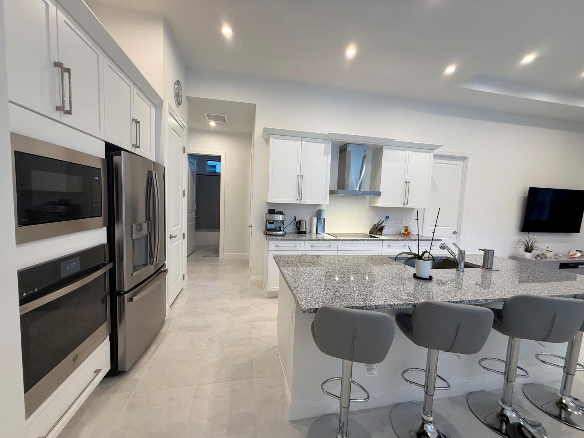 187 SE Via Sangro, Port Saint Lucie, FL 34952 Photo