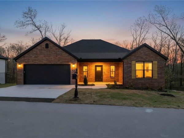 98 Selkirk Drive, Bella Vista, AR 72715