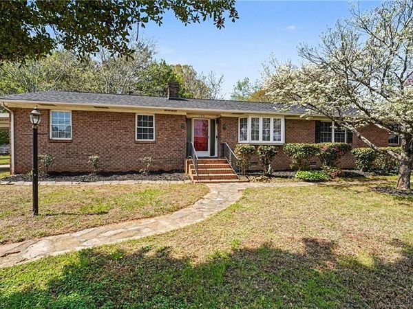 100 Kenwood Lane , Lexington, NC 27295