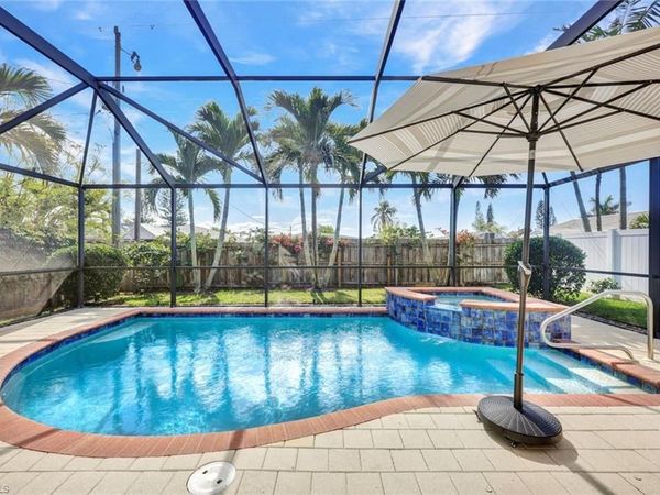 684 98th AVE N, NAPLES, FL 34108
