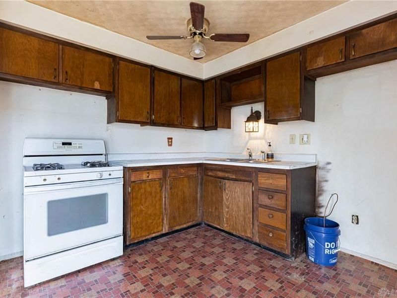 7619 Bassett Drive, Huber Heights, OH 45424 Photo 7