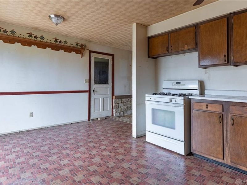 7619 Bassett Drive, Huber Heights, OH 45424 Photo 8