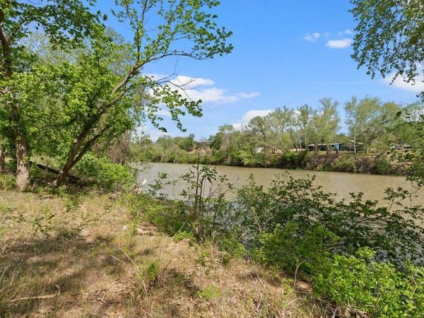 154 Shoreline DR, Bastrop, TX 78602