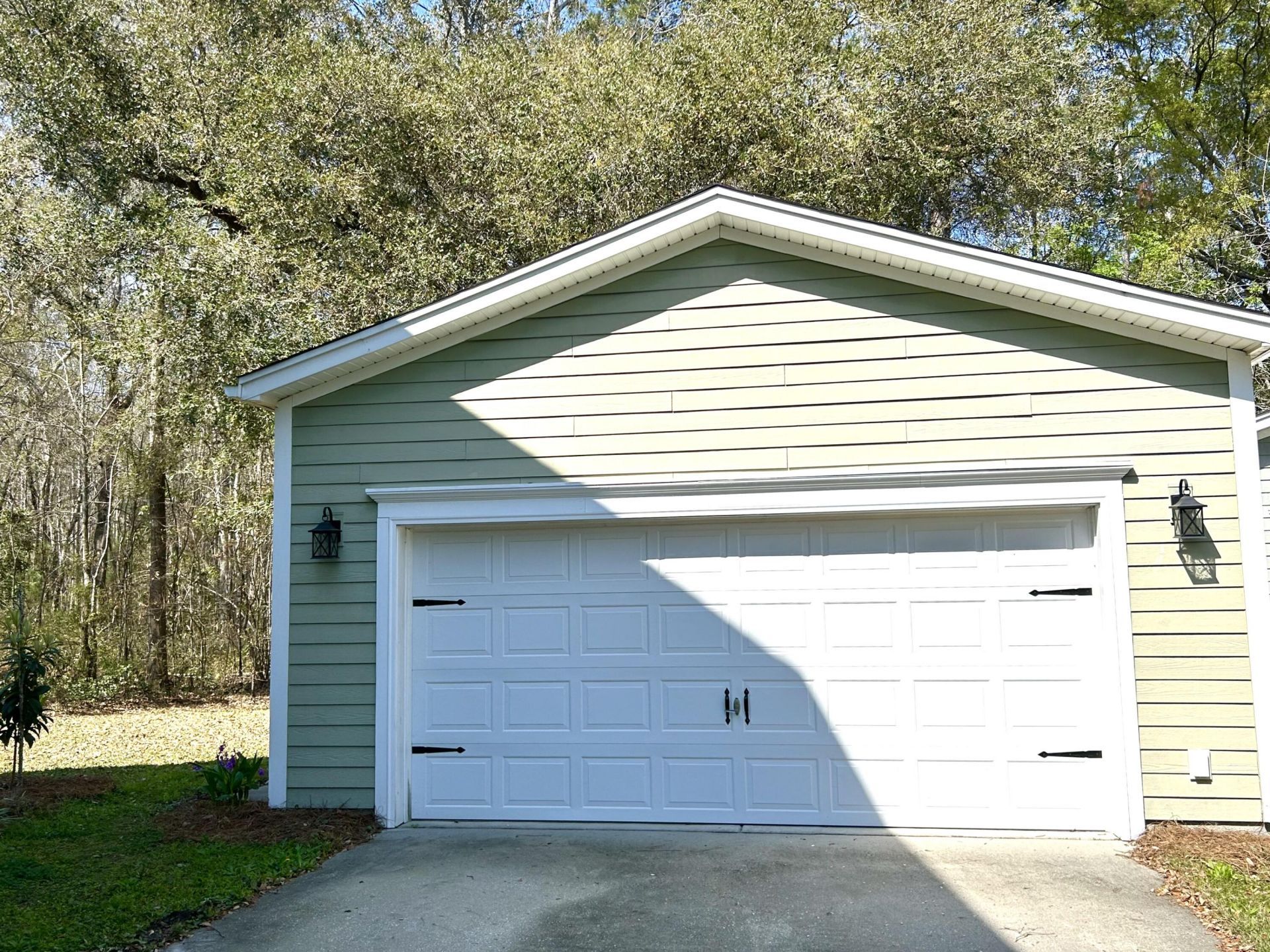 2911 Maybry Drive Photo 2