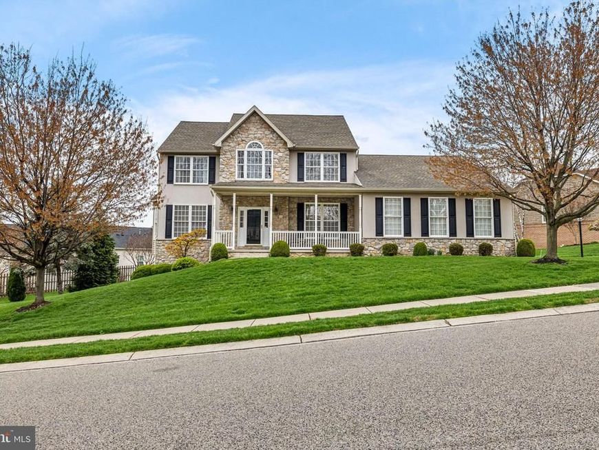 1115 Glen View Drive, York, PA 17403 Main Photo