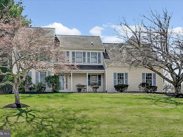 100 TROWBRIDGE LANE , DOWNINGTOWN, PA 19335