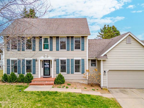 2804 Scenic Place, West Des Moines, IA 50265