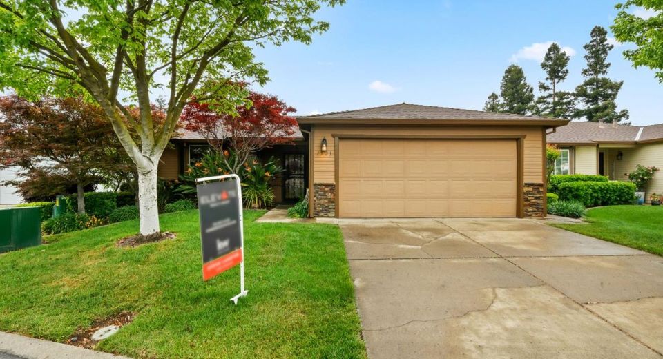 7523 Sunfaire Ln, Sacramento, CA 95828 Photo