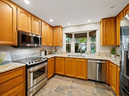 7523 Sunfaire Ln, Sacramento, CA 95828 Photo