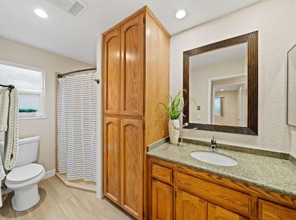 7523 Sunfaire Ln, Sacramento, CA 95828 Photo