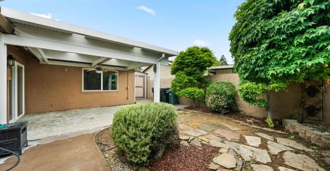 7523 Sunfaire Ln, Sacramento, CA 95828 Photo