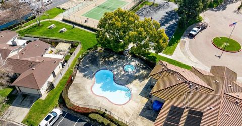 7523 Sunfaire Ln, Sacramento, CA 95828 Photo