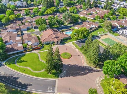 7523 Sunfaire Ln, Sacramento, CA 95828 Photo