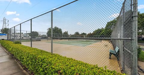 7523 Sunfaire Ln, Sacramento, CA 95828 Photo