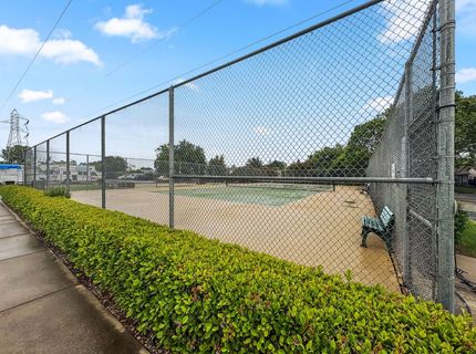 7523 Sunfaire Ln, Sacramento, CA 95828 Photo