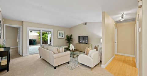 7523 Sunfaire Ln, Sacramento, CA 95828 Photo