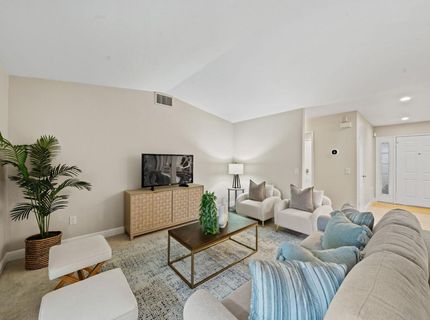 7523 Sunfaire Ln, Sacramento, CA 95828 Photo