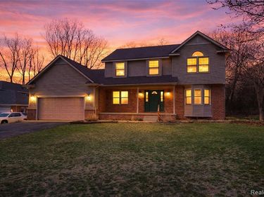 4570 River Hills Court , Brighton Twp, MI 48114
